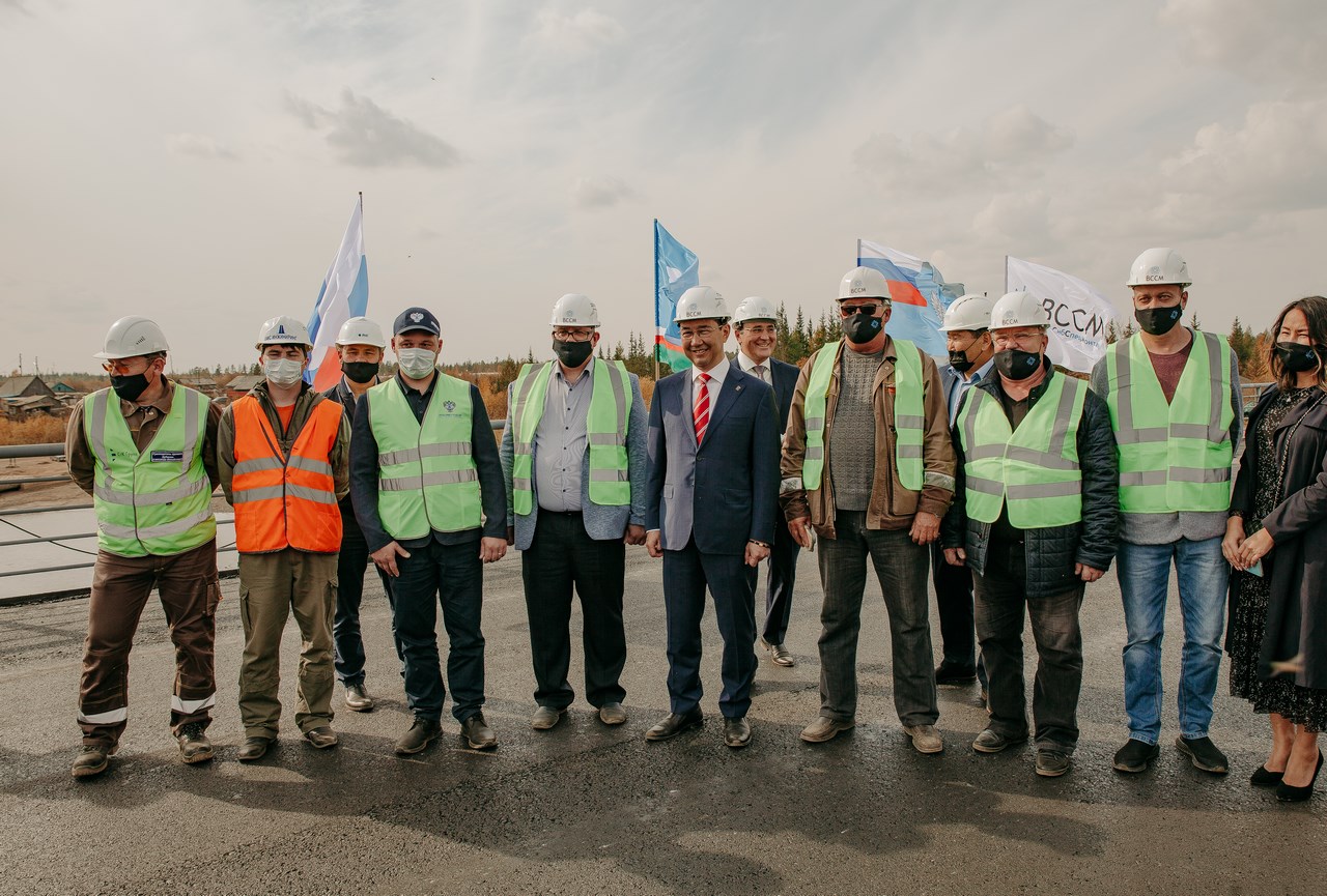 head-of-sakha-republic-visited-bridge-under-construction-04